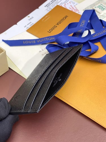 محافظ بطاقات لويس فيتون