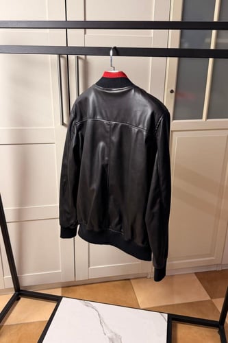 جاكيت جلد قوتشي