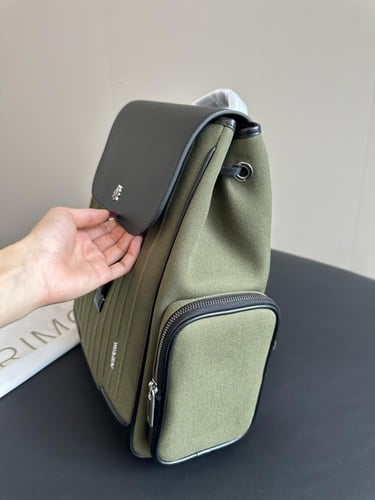 حقيبة ظهر ماركة ( ريموا )