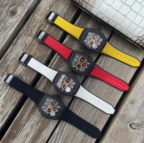 هوبلو سبيريت أوف بيغ بانغ يير أوف ذا سنيك