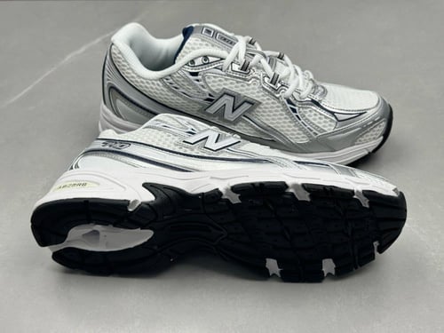 حذاء نيو بالانس - 740