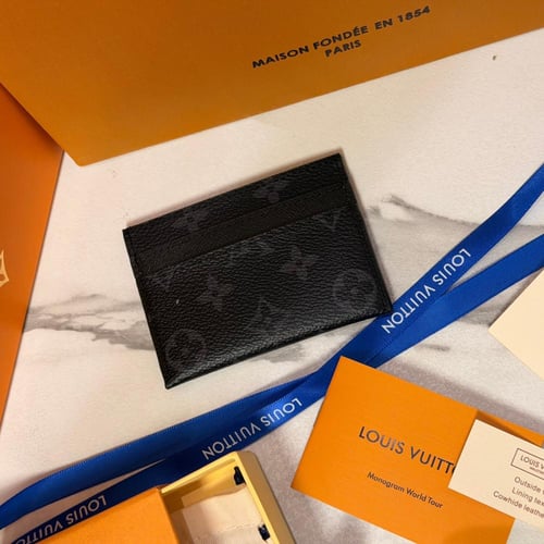 محافظ بطاقات لويس فيتون