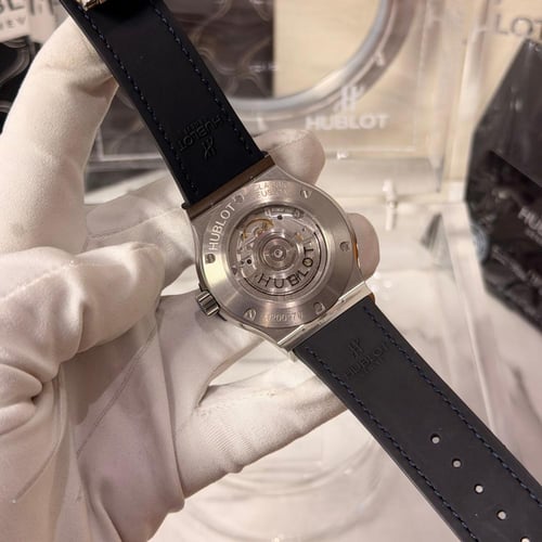 هوبلت كلاسيك فيوجن ( سويسري )