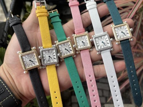 ساعة تشارلز أودين ( نسائي )