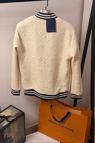 بلوفر لويس فيتون