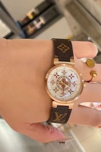 ساعة لويس فيتون