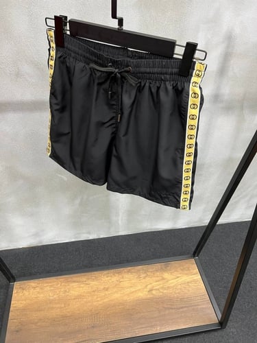 شورت ماركة قوتشي