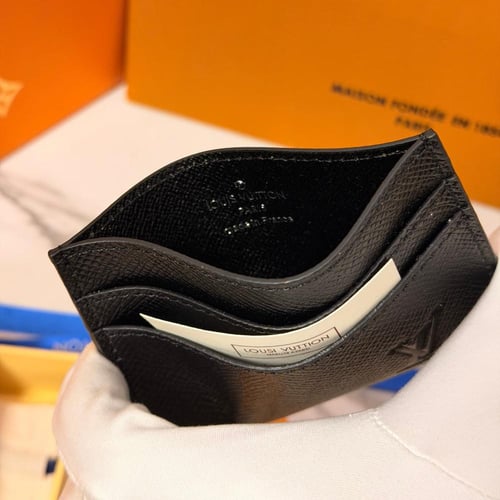 محافظ بطاقات لويس فيتون