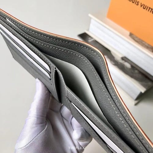 محفظة لويس فيتون ماستر