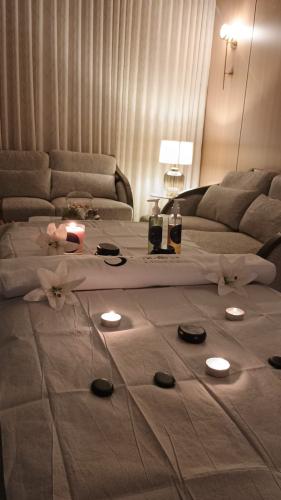 خدمة مساج أحجار ساخنة 60 دقيقة بـجدة