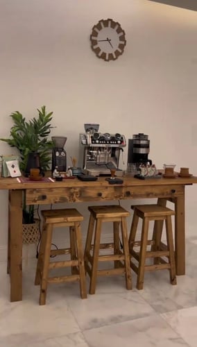 طقم "بار الريف" الملكي - طاولة مرتفعة مع 3 كراسي خ...