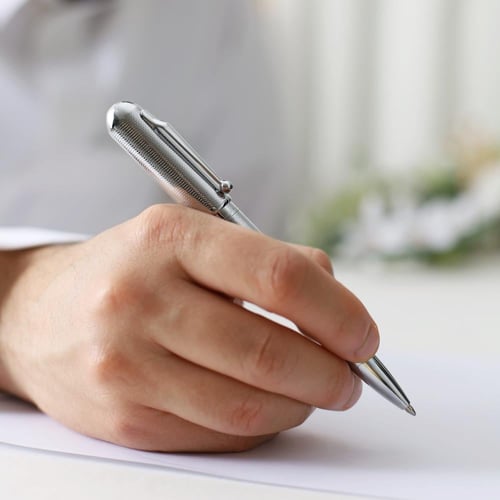 قلم D فضي كامل مزخرف 85