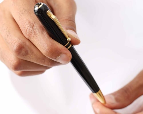 قلم D ذهبي و أسود 88