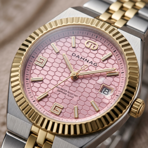Dahnaj Women's Watch – Land Date | Model 62