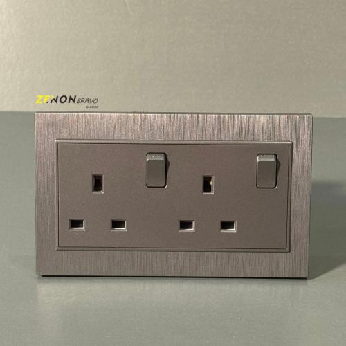 مفتاح 13 أمبير مزدوج