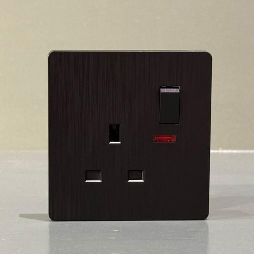 فيش 13 أمبير + مفتاح