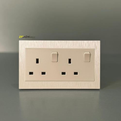 مفتاح 13 أمبير مزدوج