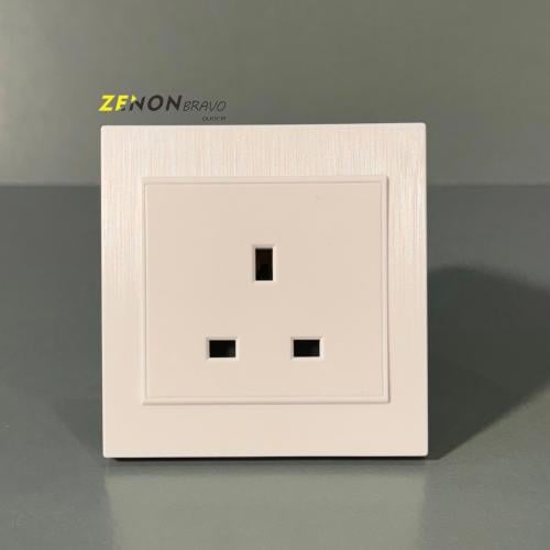 فيش 13 أمبير بدون مفتاح