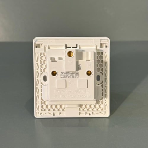 فيش 13 امبير مخفي Waterproof Zp