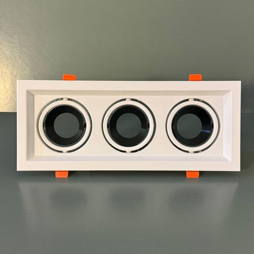 اطار ثلاثي سبوت لايت