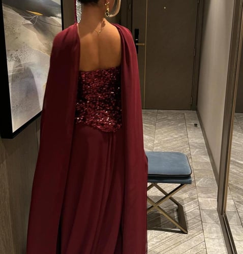 فستان برغندي مع ترتر