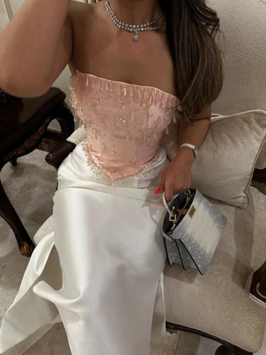 فستان لونين صدر مزين