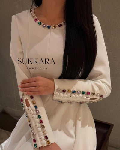 فستان ابيض واسود