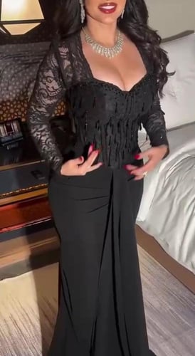 فستان اسود انيق