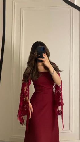 فستان ناعم بأكمام دانتيل