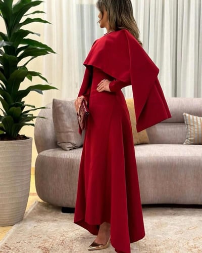 فستان احمر ناعم