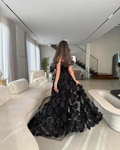 فستان اسود انيق