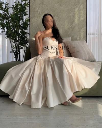 فستان ابيض ميد