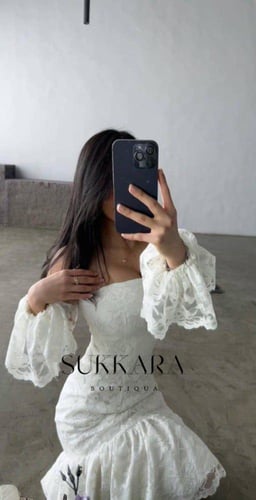 فستان ابيض دانتيل