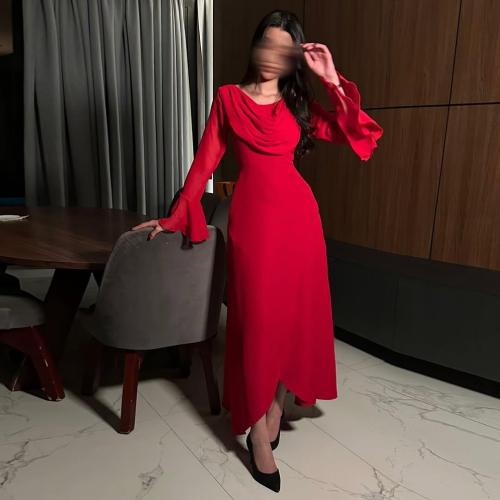 فستان احمر انيق