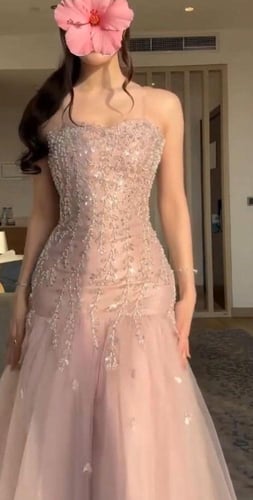 فستان وردي انيق