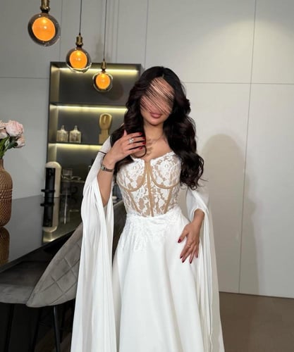 فستان ابيض شيفون