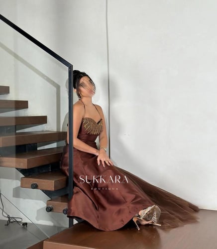 فستان بني ميكادو