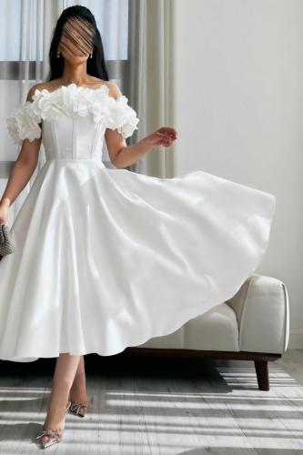 فستان قصير مع ورد