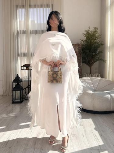 فستان ابيض باربي مع ريش