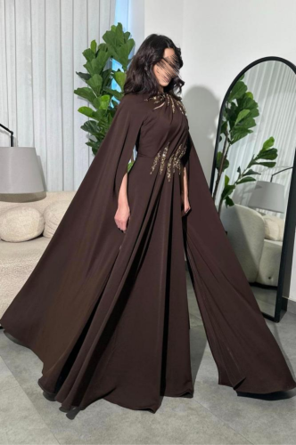 فستان بني ناعم