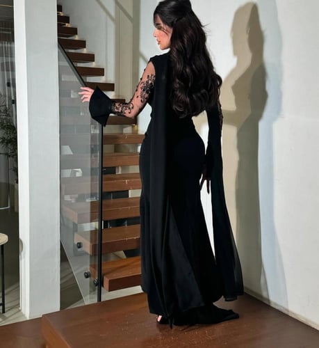 فستان اسود فخم
