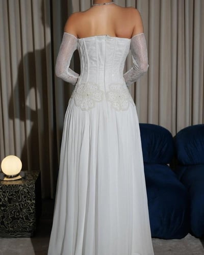 فستان ابيض فخم