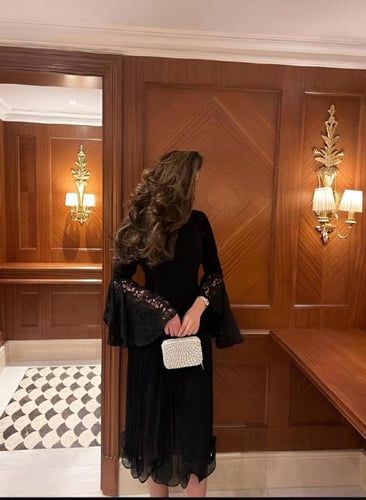 فستان اسود فخم