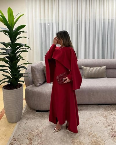 فستان احمر ناعم