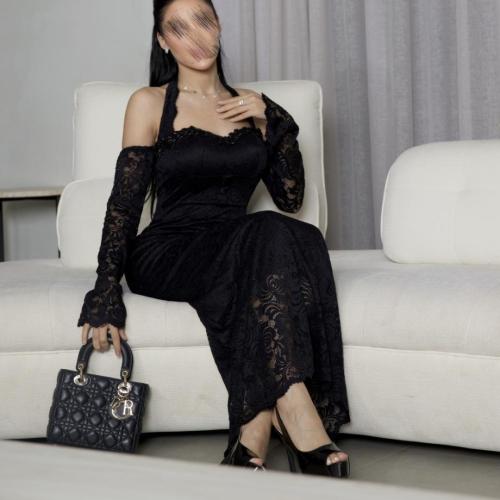 فستان اسود ناعم