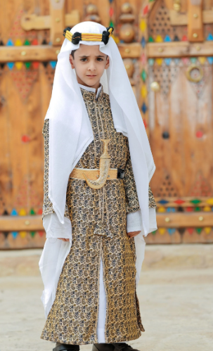 زي يوم التاسيس ولادي وكبير حسب المقاس