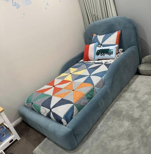 سرير اطفال نداف بمقاسات مختلفة والوان متعددة