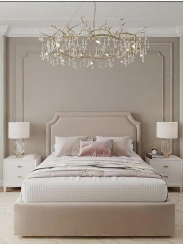 سرير مودرن ملكي بقماش فاخر