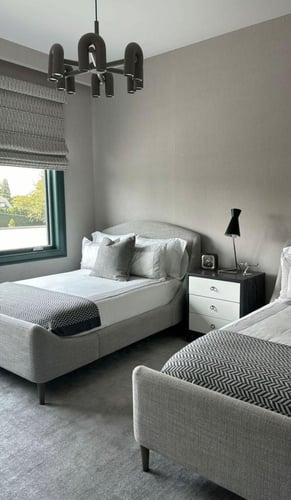 سرير ايلول بتصميم ملكي بمقاسات والوان حسب الطلب