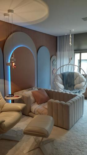 سرير ارضي رسمات فاخر بمقاسات والوان مختلفة حسب اطل...